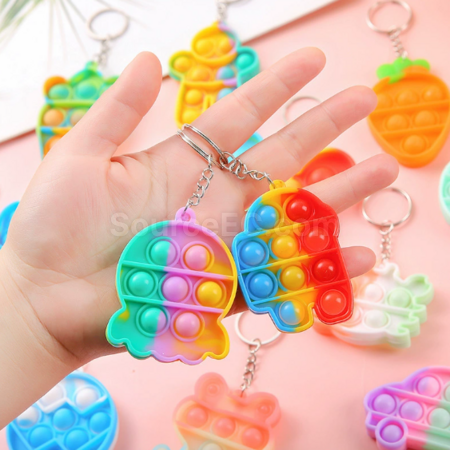 禮品訂造彩虹減壓鑰匙扣紀念品