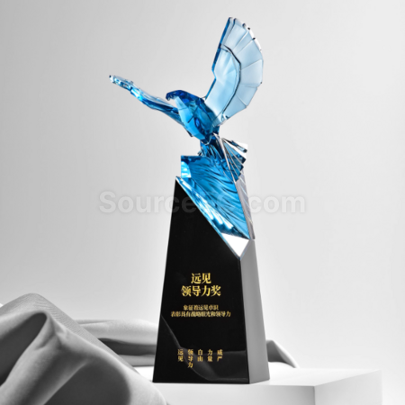 禮品訂造老鷹琉璃水晶獎座紀念品